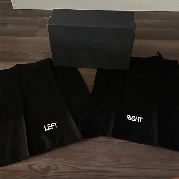 Vetements White and Black Logo Casual Socks - Picture 12 of 13